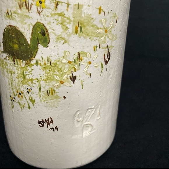 Vtg Stoneware Pottery Bottle Vase Vessel Hand Painted Flowers Turtle - Picture 3 of 8